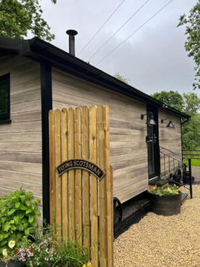 Flying Scotsman Unique Carriage Pet Friendly! Lazy Spa can be available upon request with additional cost